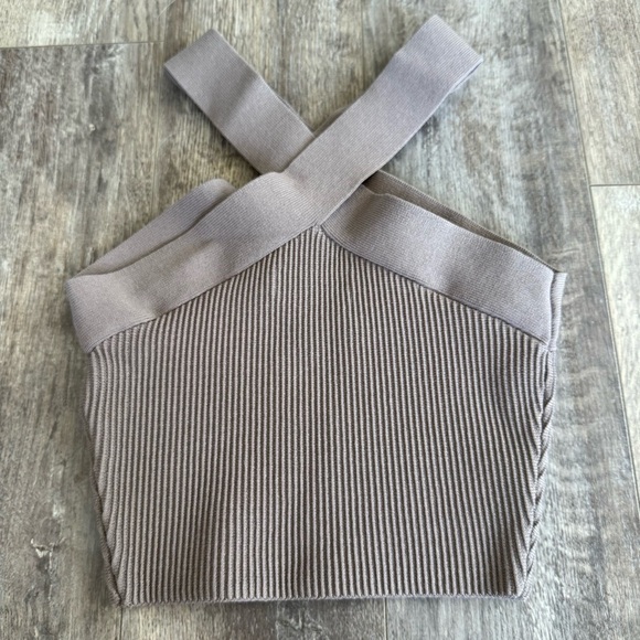 Like new! Babaton Sculpt Knit Criss Cross Cropped Tank - Taupe - Picture 6 of 10